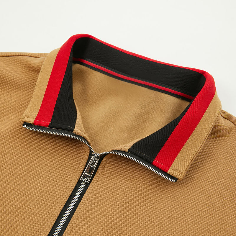 Logotipo personalizado Negro Branco Essential Pullover Homens Fitted Hoodies para olhar na moda