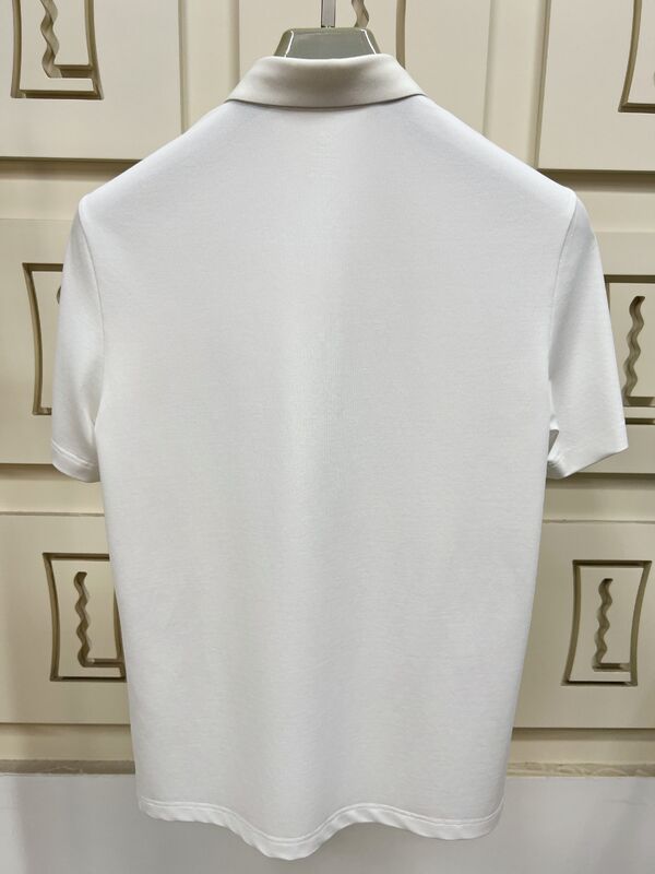 Camisas de polo masculinas premium. Desenho minimalista, manga curta, tecido suave para todas as estações.