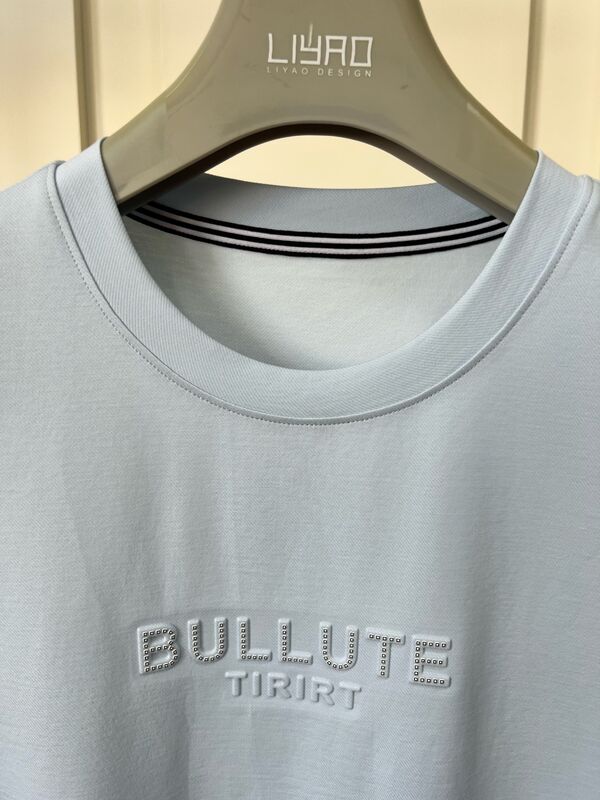 Luxury Crew Neck T-shirt Impressão Logo Design Adota Processos de Reboco de Tecido Original Mais Calor - Transferência Processos de Vinil OEM/ODM