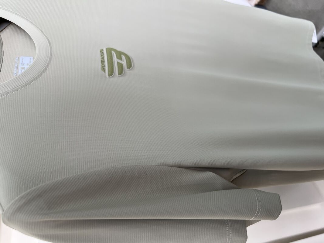 Conjunto Esportivo Masculino Verde Oliva Personalizado - Camiseta de Manga Curta e Calça, Camiseta de Tecido Respirável para Homem