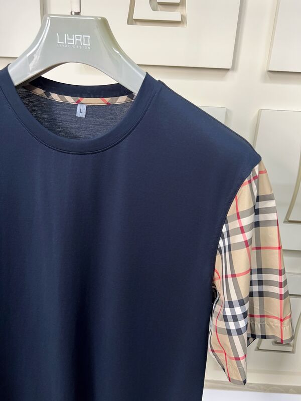 Camisetas Masculinas com Mangas Xadrez Icônicas, Gola Redonda Regular Fit, Algodão de Alta Qualidade