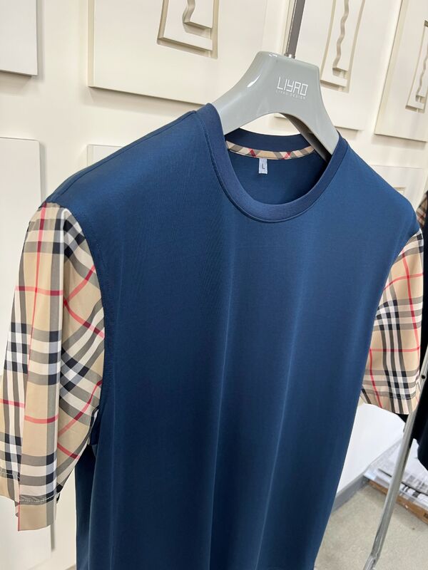 Camisetas Masculinas com Mangas Xadrez Icônicas, Gola Redonda Regular Fit, Algodão de Alta Qualidade