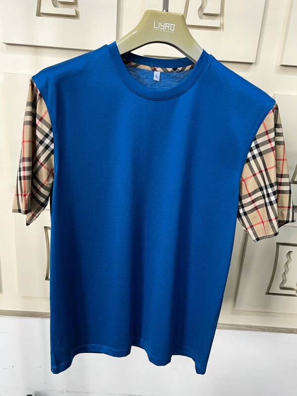 Camisetas Masculinas com Mangas Xadrez Icônicas, Gola Redonda Regular Fit, Algodão de Alta Qualidade