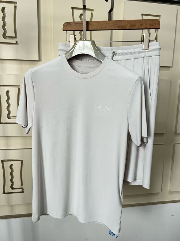 Shorts de Corrida Fitness Masculino de Alta Qualidade, Material Respirável de Secagem Rápida, Comprimento no Joelho, Bolso Traseiro de Verão, Design Liso